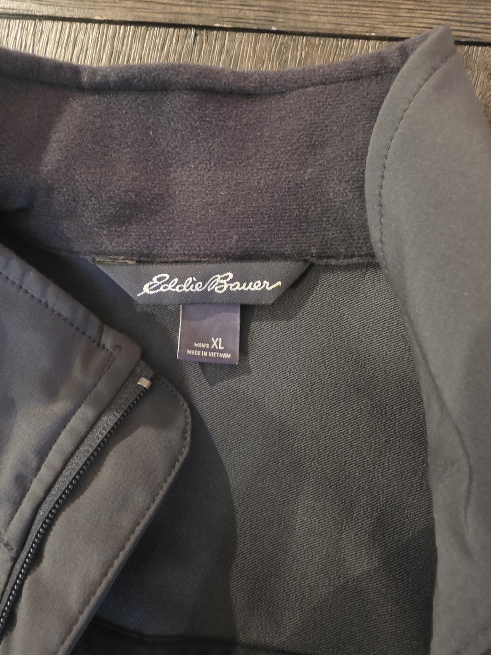 Eddie Bauer Men's Gray Quilted Utility Vest - Picture 4 of 7